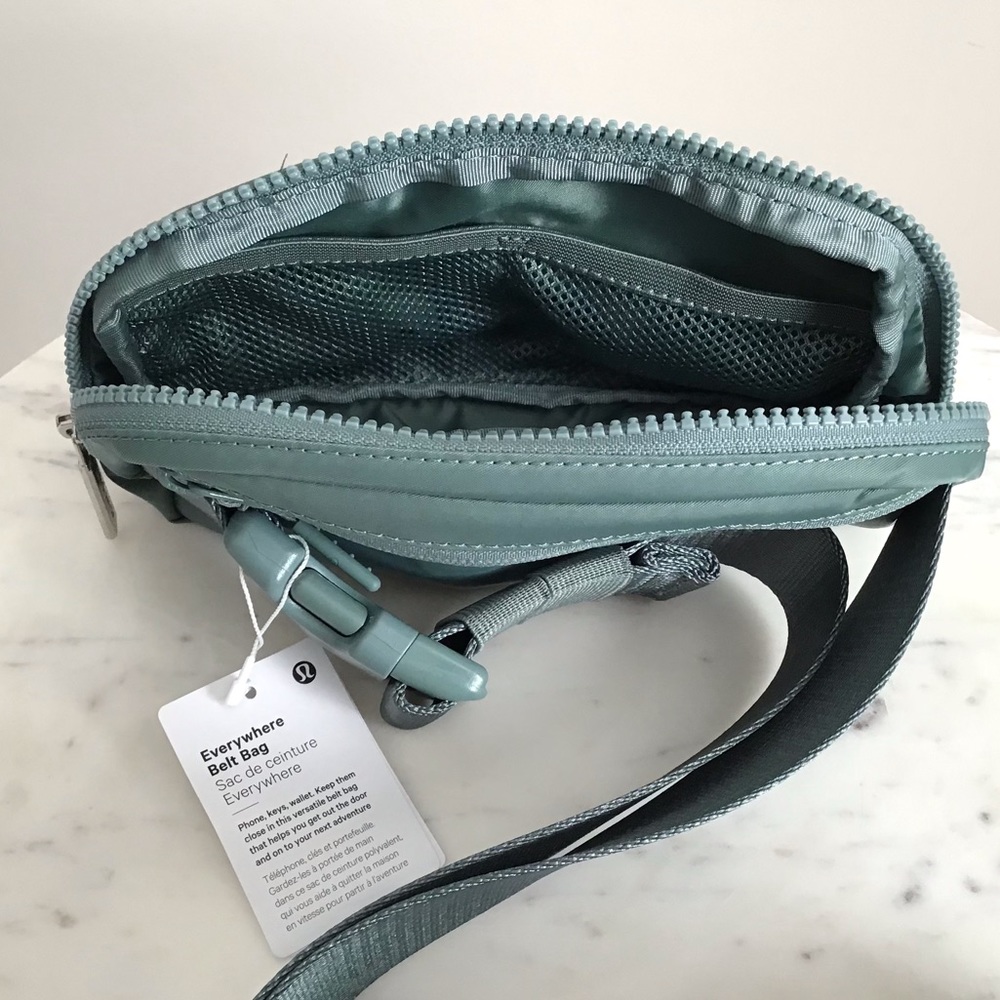 Lululemon Everywhere Belt Bag New With Tag - Picture 10 of 12